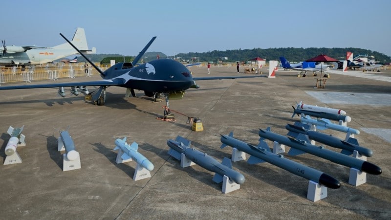 China memamerkan drone dan jet baru di Zhuhai Airshow.

 – Warungku Terkini