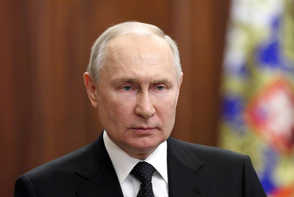 Vladimir Putin mengatakan mereka yang menentang militer adalah pengkhianat.

 – Warungku Terkini