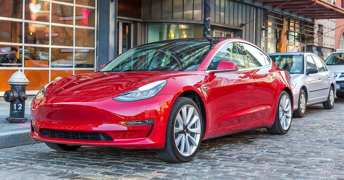 Tesla mengklaim setiap Model 3 baru sekarang memenuhi syarat untuk kredit pajak kendaraan listrik senilai $7.500 di AS

 – Warungku Teknologi