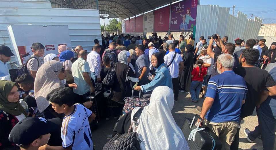 Gaza Refugees Find Safety Amidst Israeli Push in Rafah – Warungku Terkini