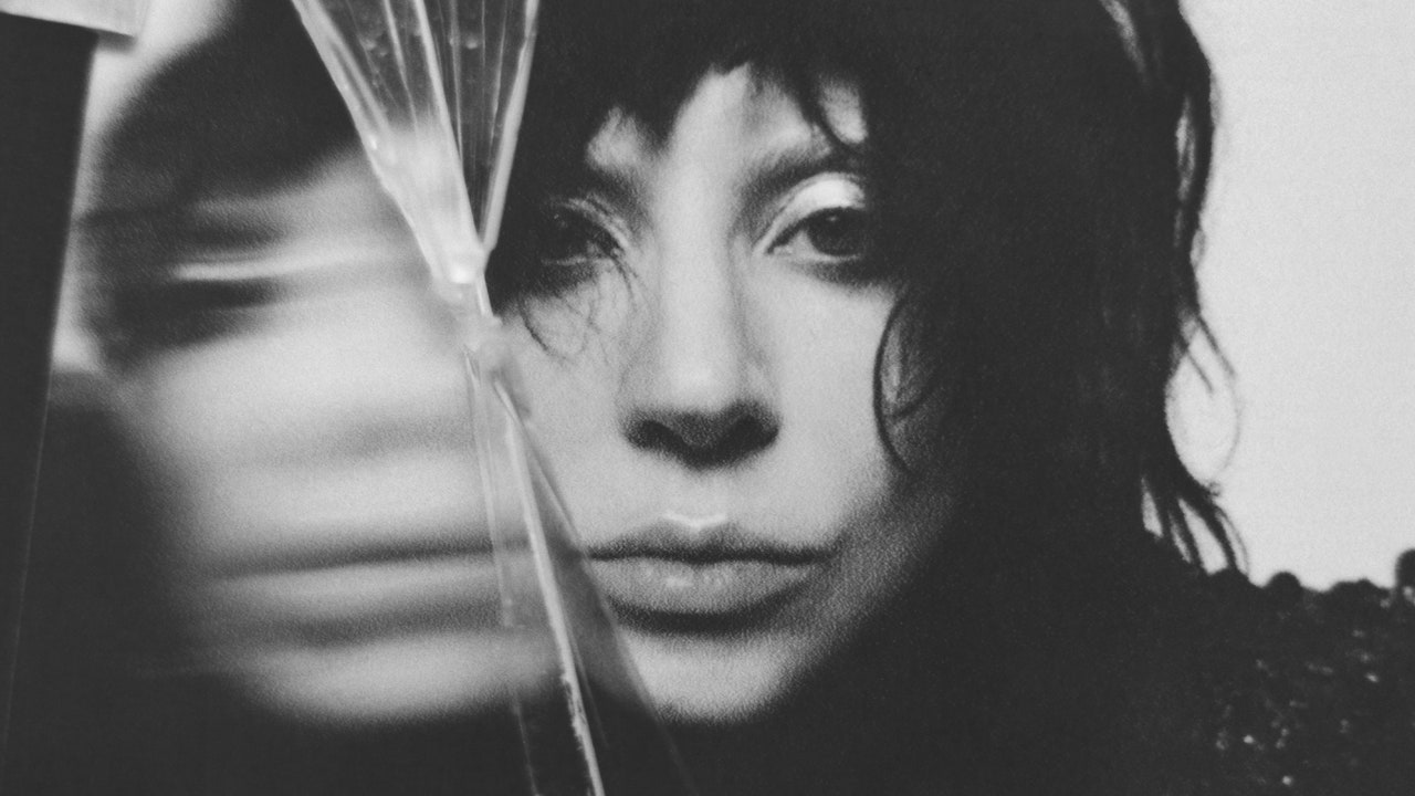 Lady Gaga: “Abracadabra” Track Review – Warungku Terkini