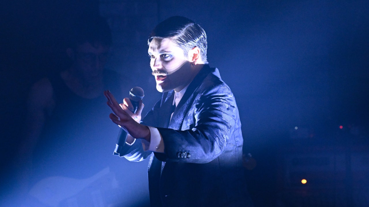 Watch Model/Actriz Perform “Cinderella” on Colbert – Warungku Terkini