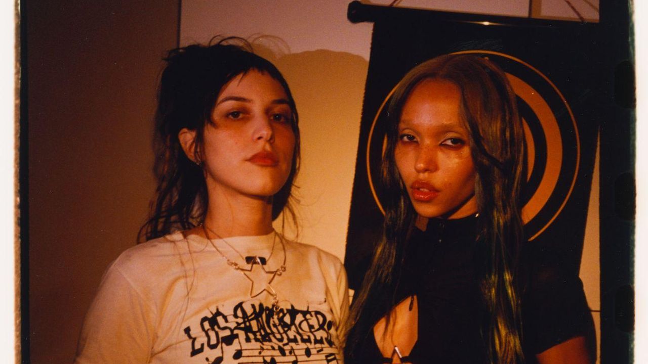 FKA twigs Joins Oklou on New Song and Video From Choke Enough Deluxe Album: Watch – Warungku Terkini