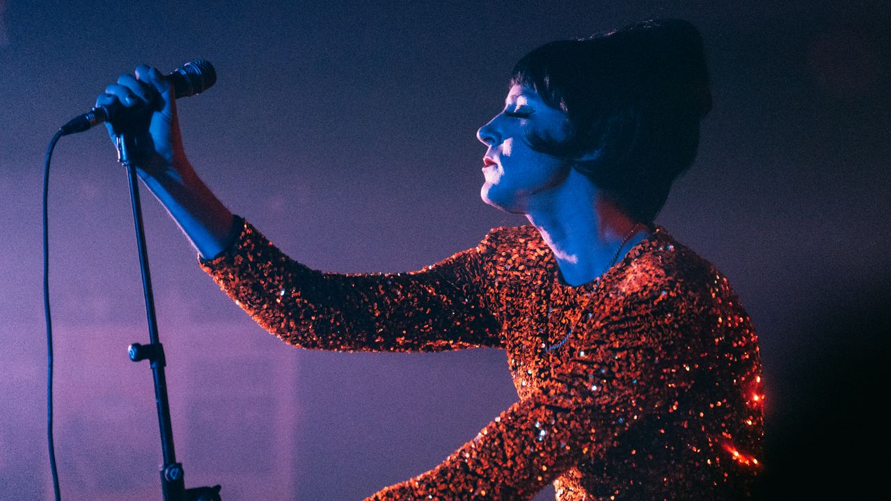 Cindy Lee Live Review: A Mystical, Triumphant Return – Warungku Terkini